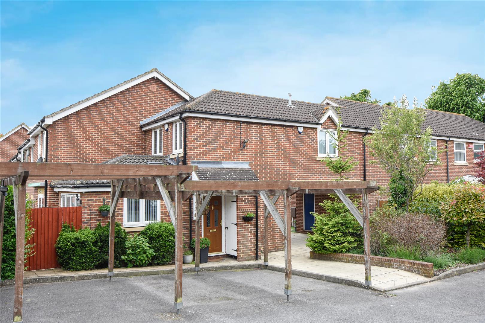 32381387 Darenth Park Avenue, Dartford Town and City